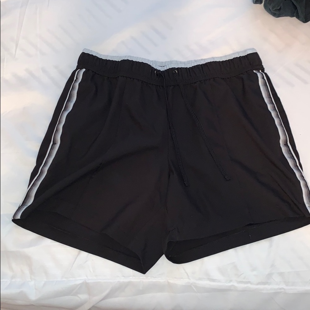Sowed striped shorts